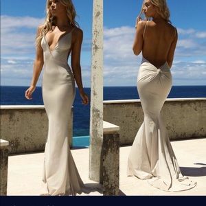 New dress never been use. Perfect for wedding, prom, special event